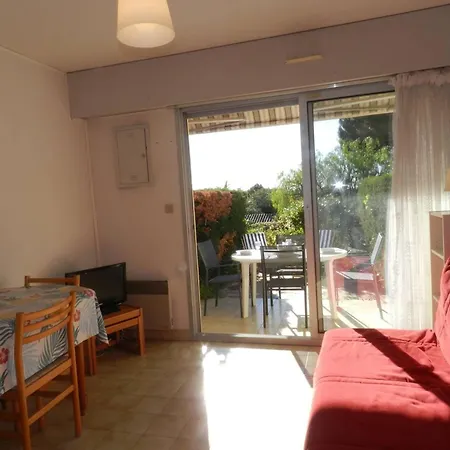 Apartment Charmant 2 Pieces Avec Terrasse, Parking Privatif, A 800m De La Plage Et Commerces, - Fr-1-251-783