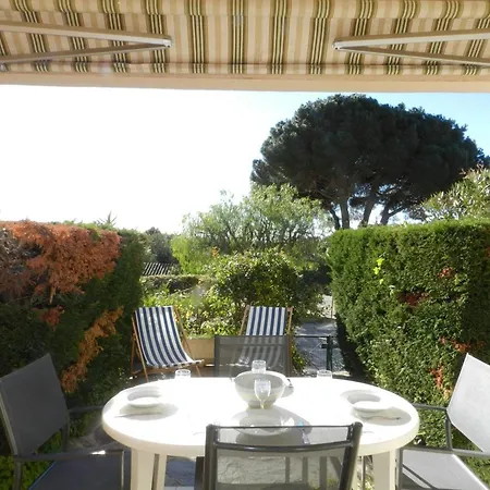 Apartment Charmant 2 Pieces Avec Terrasse, Parking Privatif, A 800m De La Plage Et Commerces, - Fr-1-251-783 Le Lavandou